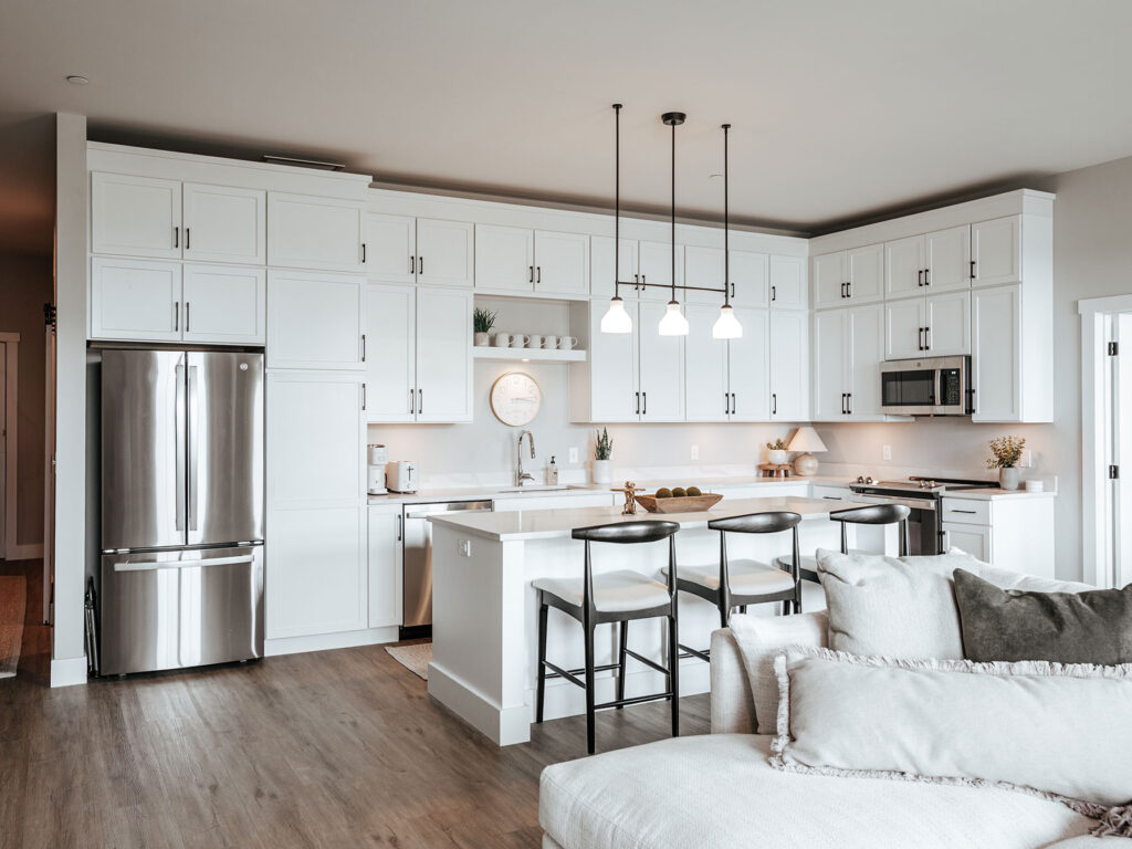 Luxury 2 bedroom 2 bath apartment at The Pearl with open layout and contemporary finishes in Fort Wayne